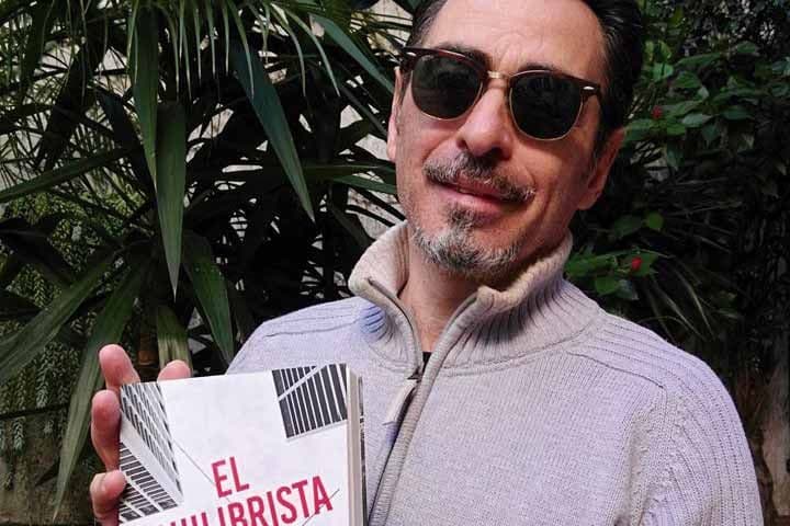 Andahazi hizo equilibrio sobre cuatro ejes