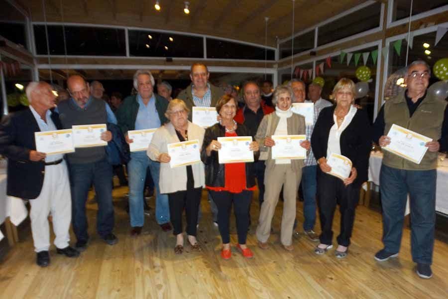 Camaradería y buenos deseos, en la fiesta de la AEHG