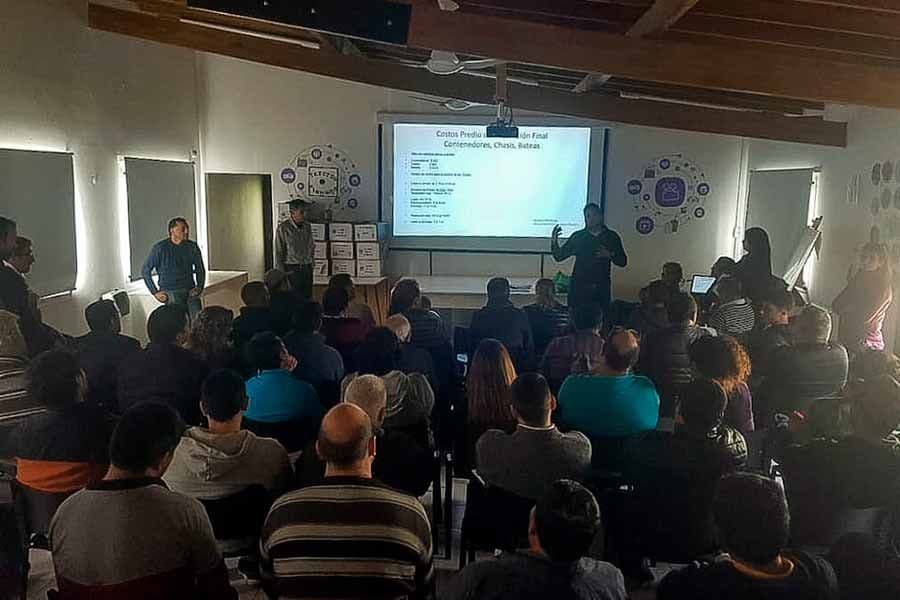 Tratan de ordenar el rol de los parqueros