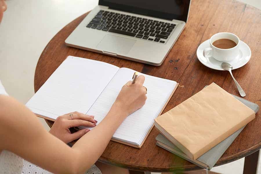Incoherentes, contradictorios e inciertos