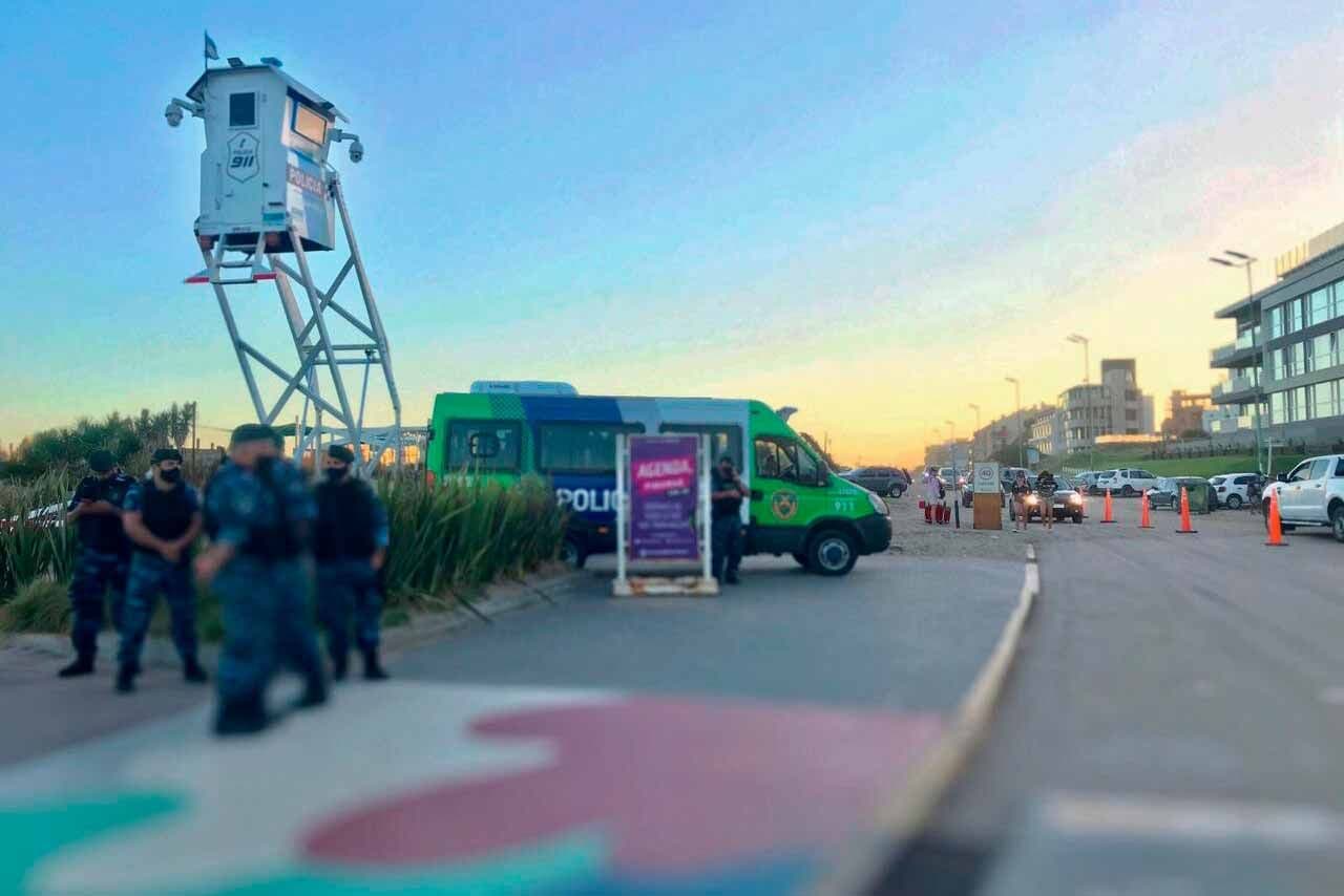 Implementan un operativo policial para controlar la playa