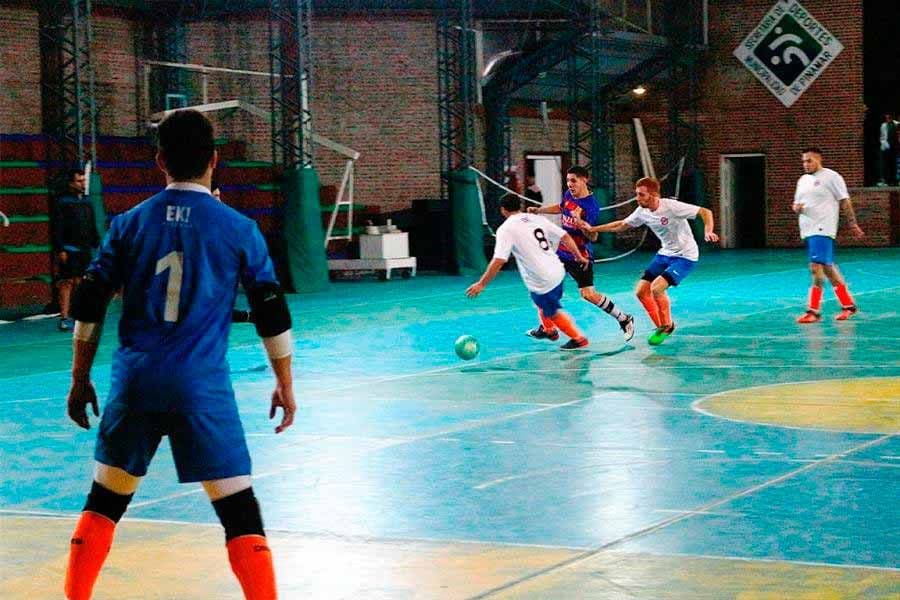 Las luces del Polideportivo reciben al futsal