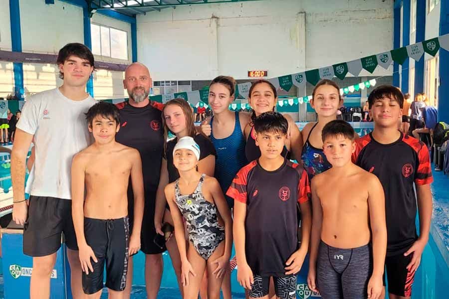 Nadadores pinamarenses a la copa Once Unidos