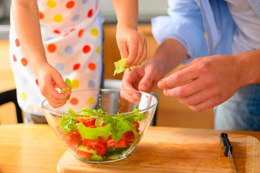 Vacaciones de invierno: ¿Cómo mantener activos los hábitos alimentarios saludables en niñas, niños y adolescentes?