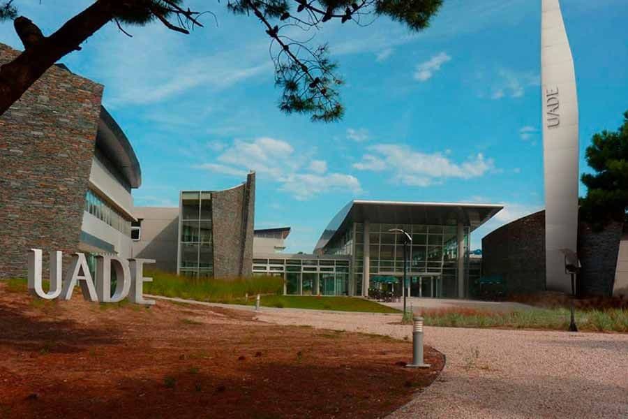 Abre Inscripción para Becas en UADE Costa Argentina 2025