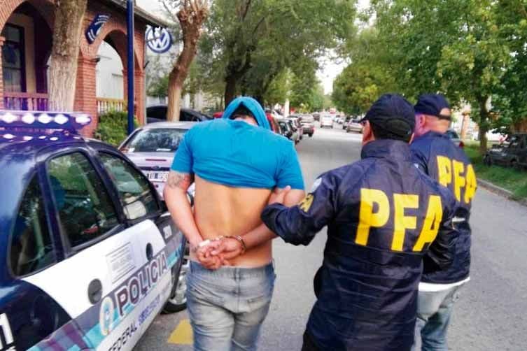 Un aprehendido por estupefacientes y violencia de género