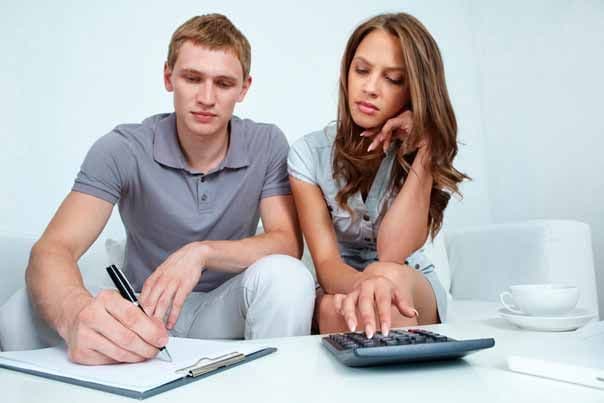 ¿Cómo afecta lo económico a las parejas?
