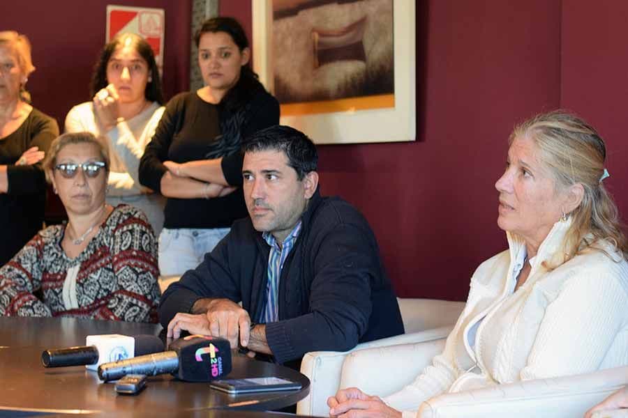 Artesanos temen por la pérdida de su fuente de trabajo