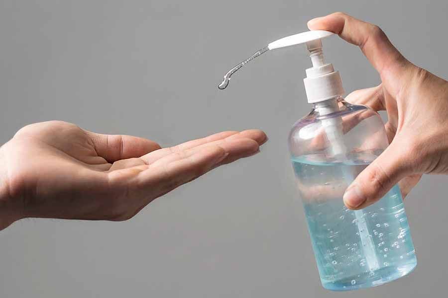 La ANMAT prohibió la venta de un alcohol en gel