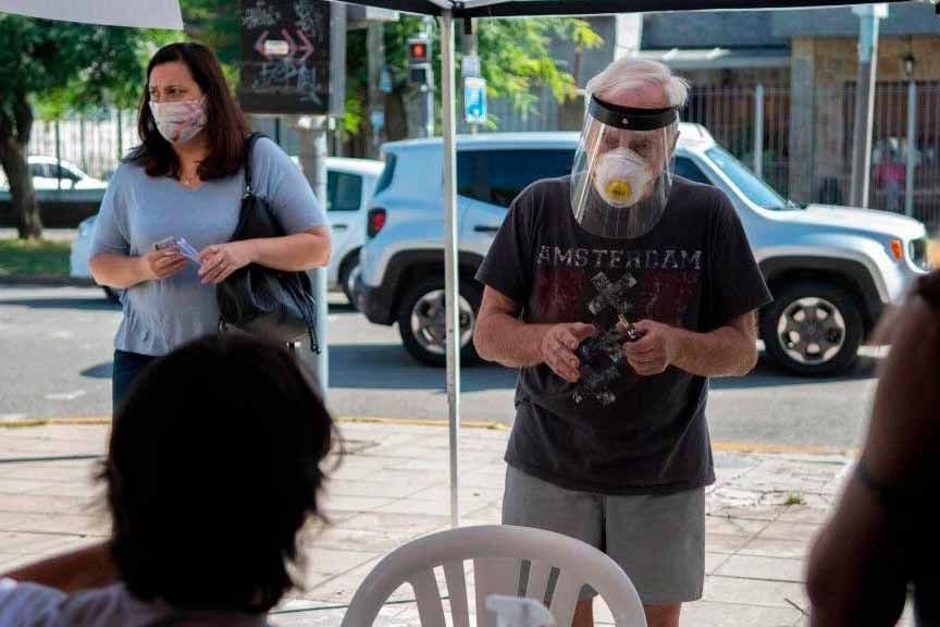 Empezó la vacunación a mayores de 70 años en Pinamar