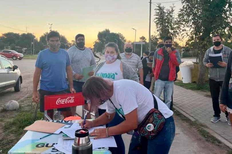 Tarjetas Alimentar: juntan firmas para pedir el apartamiento de funcionarios