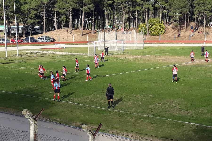 Futbol femenino: Las Cuervas lideran en 1era división