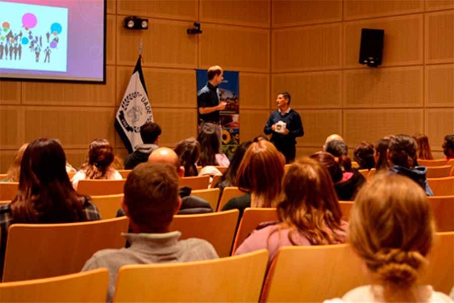 Ciclo de talleres para la comunidad en UADE Costa Argentina