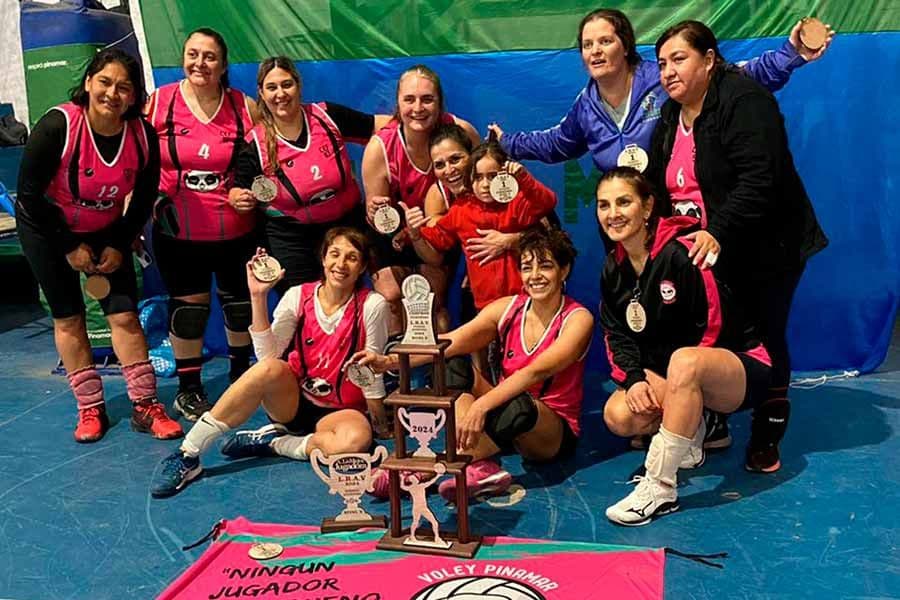 Vóley: Las Suricatas gritaron campeonas en el polideportivo de Pinamar
