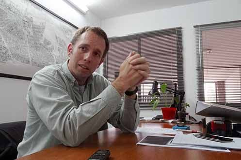 Yeannes se reúne con vecinos