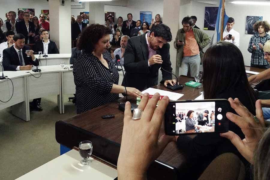 “Trabajar con el consenso de todos”