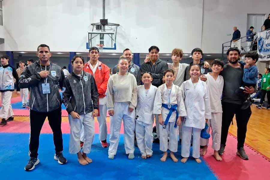 Excelentes resultados en el regional de karate